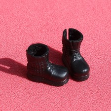 Paire de chaussures / bottines noires pour poupée Barbie Mattel