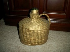 Viresa bottle with wicker