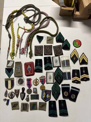 Lot insignes grades - lot, et