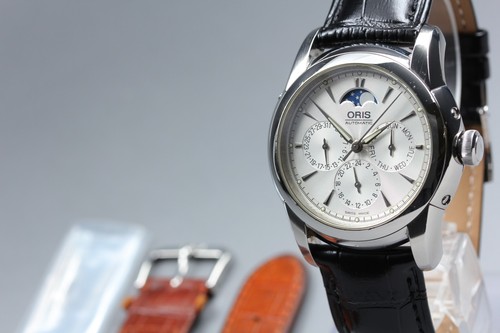 Presque comme neuve montre - [presque, neuve]