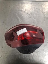 Feu arriere principal droit