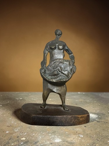 Statuette femme bronze socle