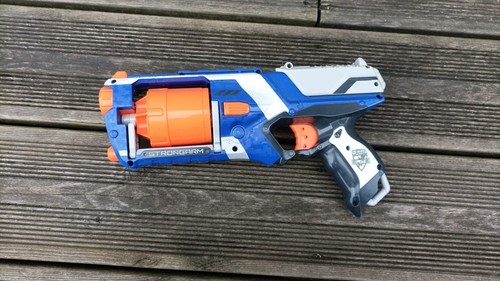 Pistolet nerf elite strike - nerf, n-strike