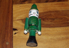 ANTIQUE WOODEN SOLDIER 170mm Green HAZELNUT BREAKER TYPE FIGURE OR KEEL SET