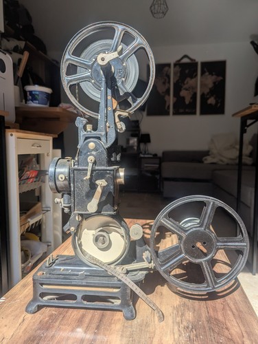 Ancien projecteur pathé baby - ancien,