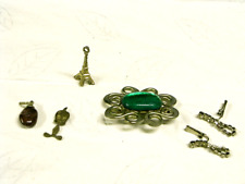 LOT 5 BIJOUX TOUR EIFFEL PENDENTIF TITI BOUCLE OREILLE BROCHE VINTAGE JEWELS