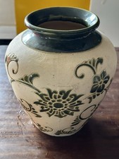 Vase Art-Deco signé GV (