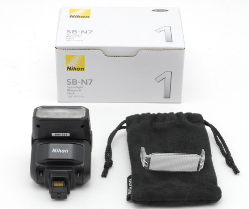 Neuf avec étui - flash, nikon