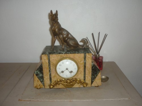 Horloge chien marbre - en,
