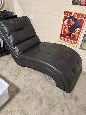 chaise lounge chair