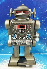 Robot - Spark Mechanical Walking Robot - Captain Robot (Yoneya 1970's)