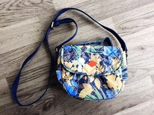 Petit sac à main huileux