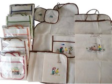 Bel ensemble de cuisine brodé