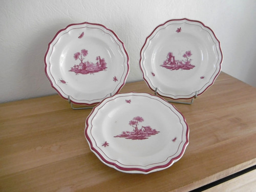 Trois assiettes creuses - ,