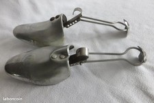 Paire embauchoirs métal