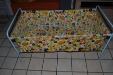 Ancien lit pliant à roulettes