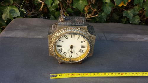 Ancien gros réveil