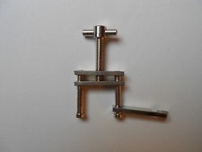 Mini serre joint presse acier