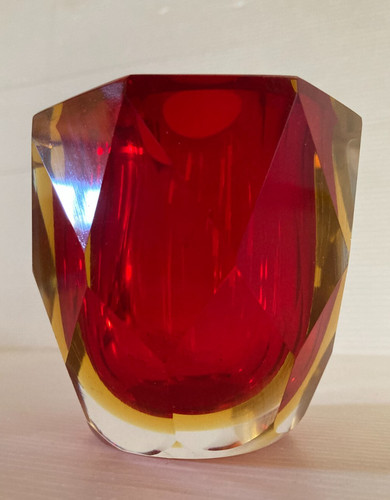 Vase rouge facettes - vase,