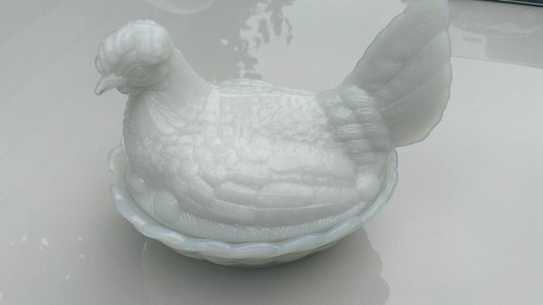 Poule blanche opaline signée - poule,