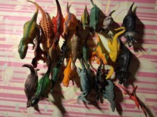 Lot de 24 figurines Dinosaures