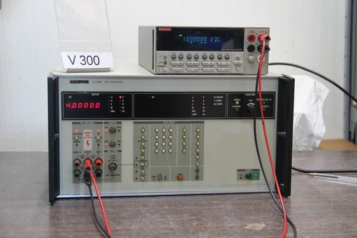 Fluke 5100b calibrator - calibrator, voltage