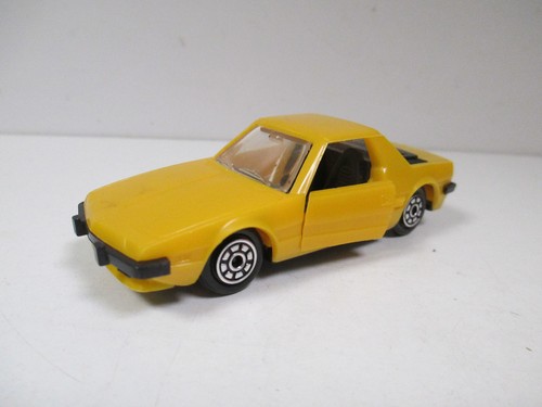 Fiat 9 jaune yellow - x,