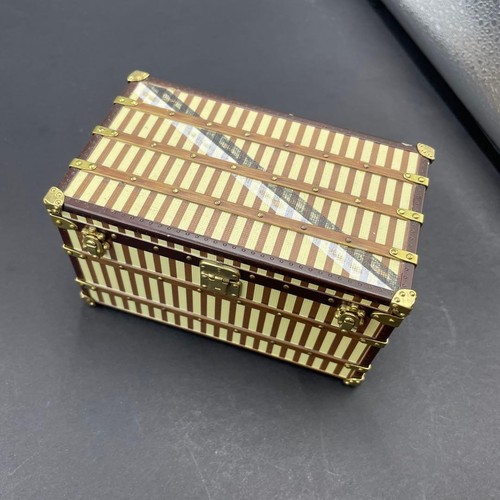 Presse papiers style - presse-papiers, malle