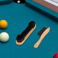 2 brosses pour table billard