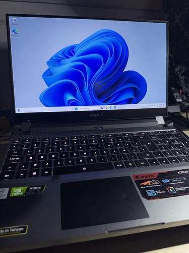 Aorus 15p i7 10750h - aorus,