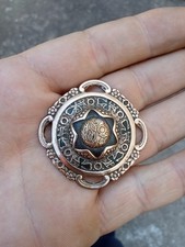 Très Belle Épingle À