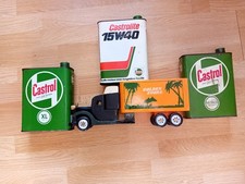 Deco Garage Lot De 3 Anciens  Bidons Huile CASTROL Et Camion En Bois Vintage 80