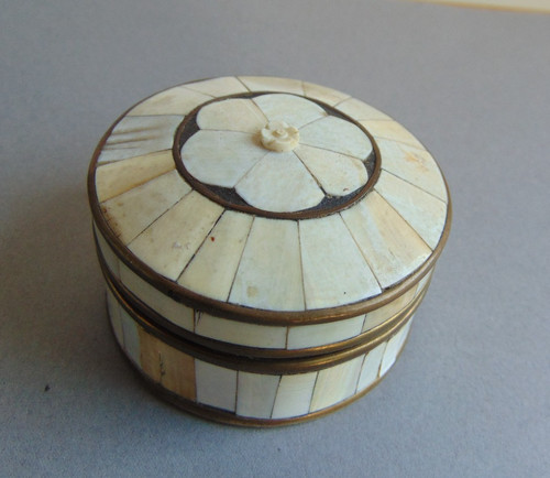 Boite pilulier rond - pilulier,