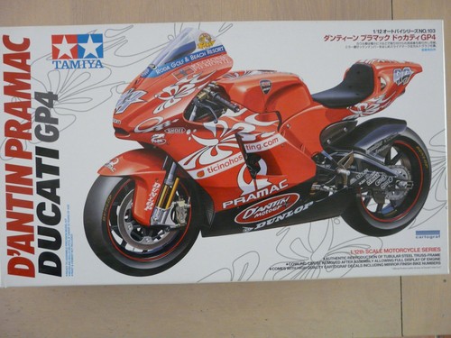 Maquette moto tamiya ref - 1/12,