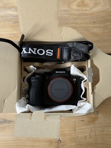 Sony alpha v - 7,