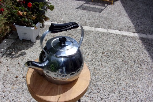 Ancienne bouilloire inox - bouilloire, et