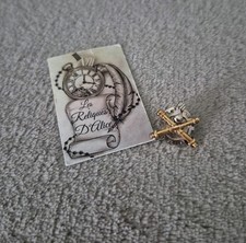 Pin's service du matériel LR