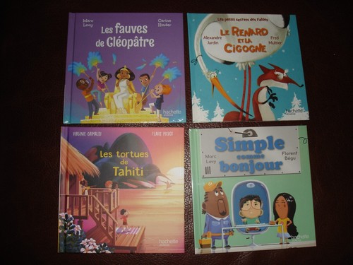 Livres cartonnés pour - 4,