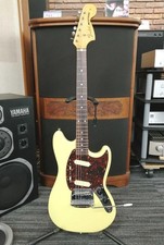 Guitare électrique FENDER JAPAN MUSTANG-01