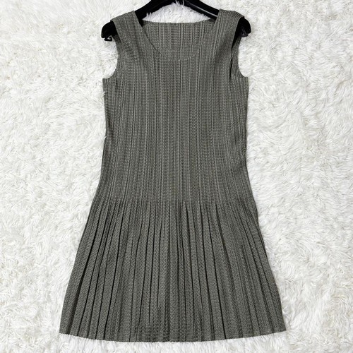Pleats please issey miyake - please,