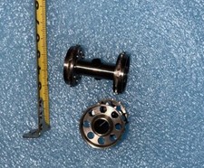 2 DEBITEURS DE CROIX DE MALTE  POUR PROJECTEUR 35MM CINEMA