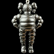 Medicom KAWS Tokyo First Exhibition JPP Chum Black Ver. Keychain Figure Japan