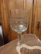 Verre à vin ancien décor