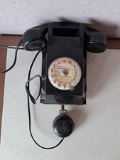 ancien téléphone mural noir