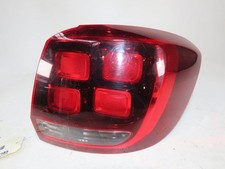 feu arrière droit dacia