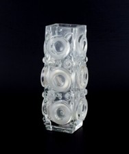 Uno Westerberg pour Pukeberg, Suède. Grand vase en verre d'art transparent.