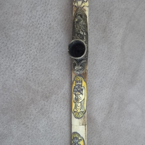 Porte pipe sculpté - sculpté, métal