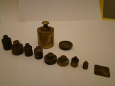 Pour collectionneurs   ensemble de 11 petits poids anciens en cuivre  #941#