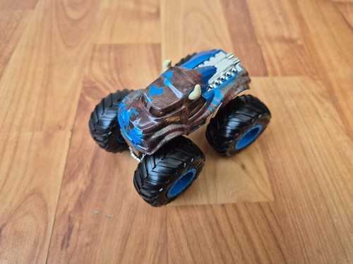 Hot wheels monster jam 64 - hot, 1/64