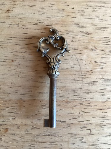 Clef ancienne décorative - clef,